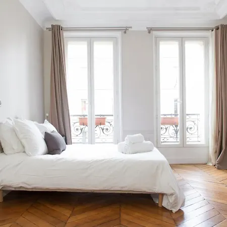 Bnbnook - Chic 2br In Vibrant Le Marais