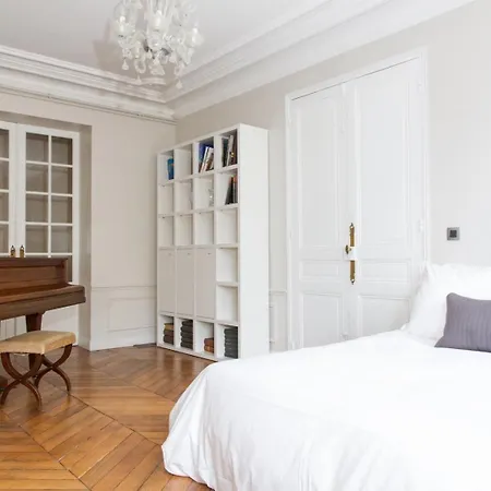 Bnbnook - Chic 2br In Vibrant Le Marais *